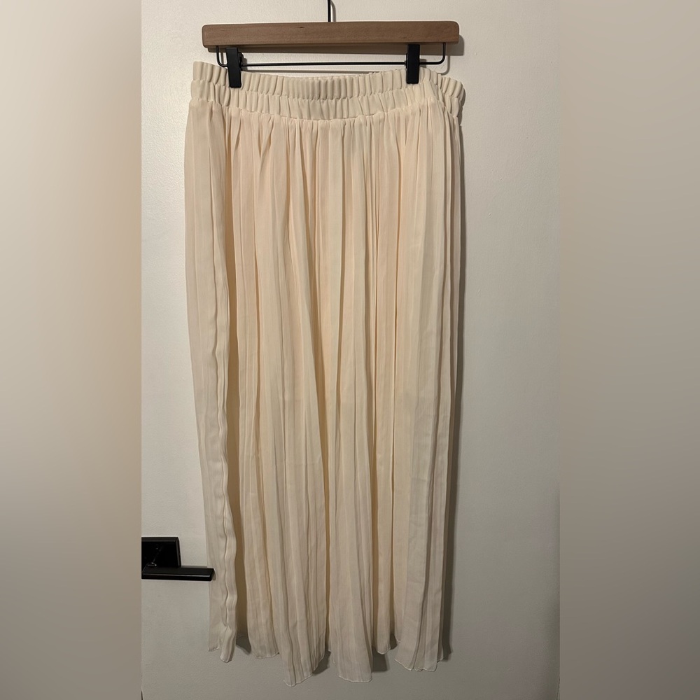 H&M Cream Midi Pleated Skirt
